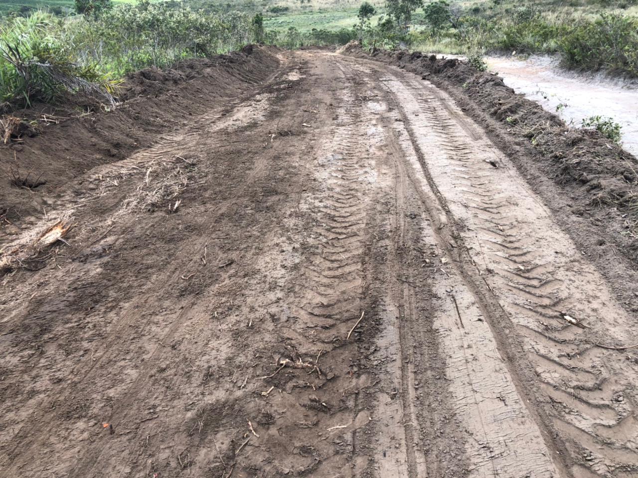 Imagem da Notícia Mucugê abre estrada da Faz Ibicoara a Campo Alegre