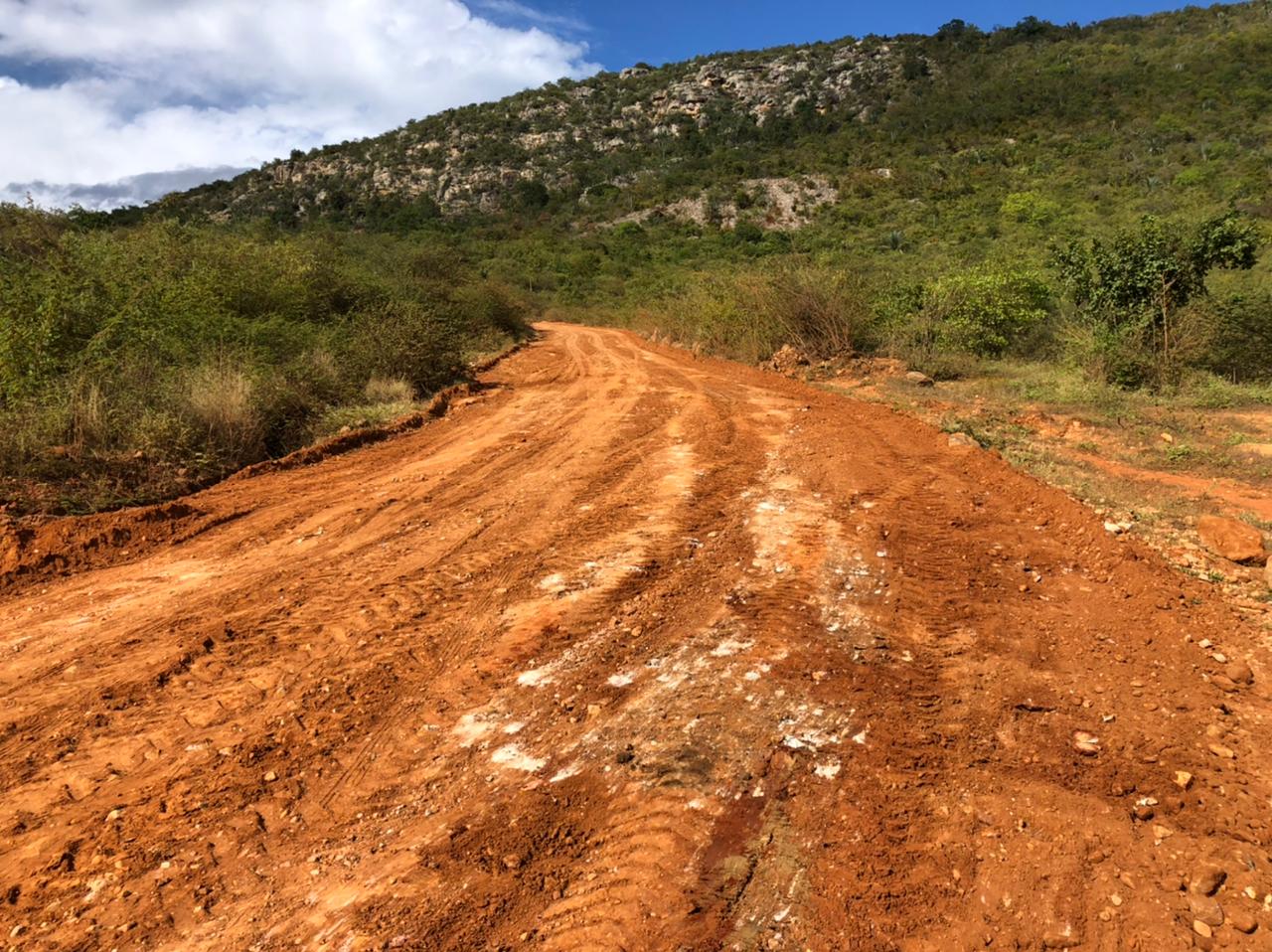 Imagem da Notícia Adequação da estrada nos trechos do Brejo de Cima e João Correia